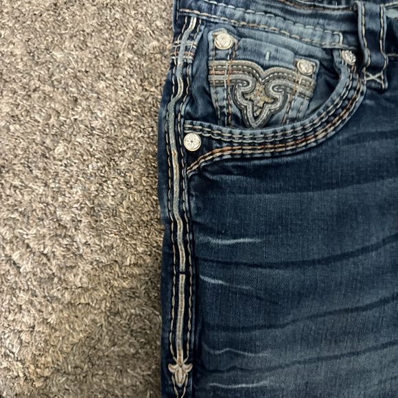 -Rock Revival “Rishi”
-straight jeans
-Dark wash
-size 32x30 - Picture 2 of 8